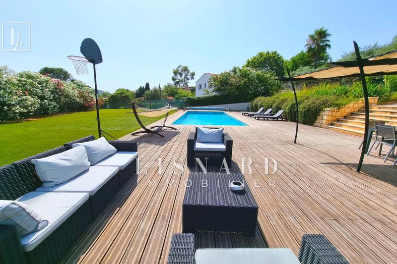 Maison - 180 m² - 5 pièces