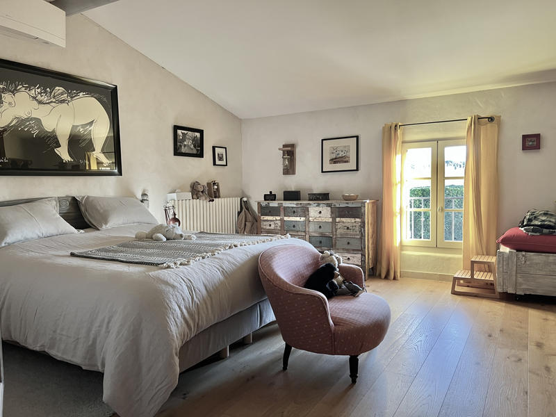 Mas - 362 m² - 8 pièces