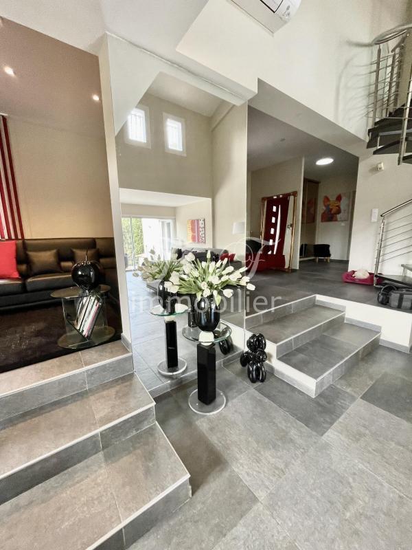 Propriété - 218 m²