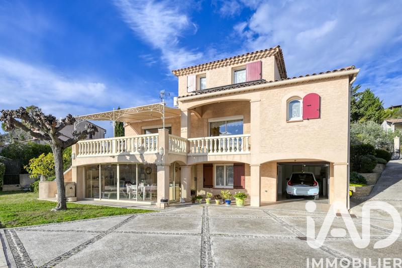 Maison - 168 m² - 6 pièces