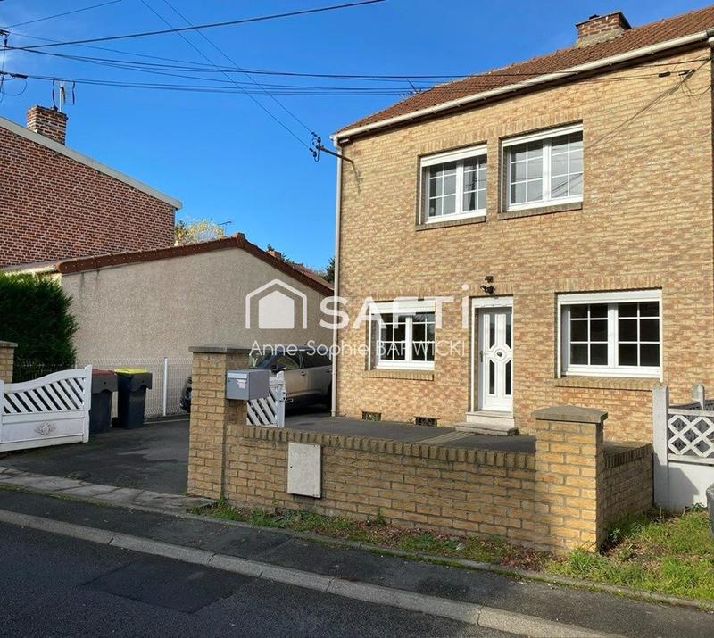 Maison - 90 m² - 5 pièces