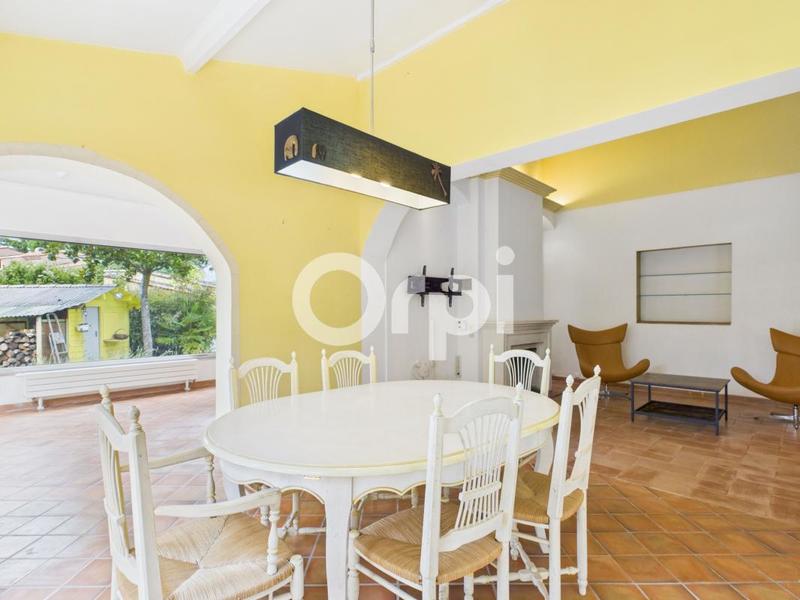 Maison - 200 m² - 6 pièces