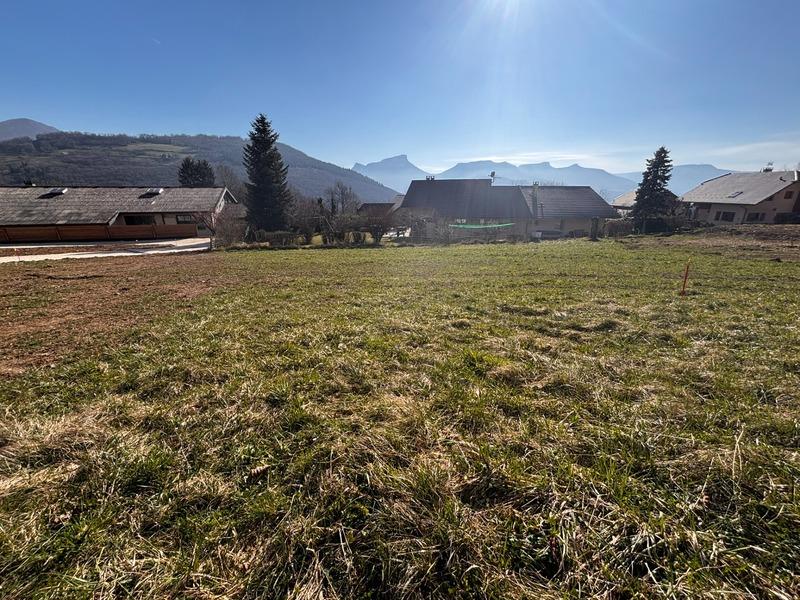 Terrain constructible - 647 m²