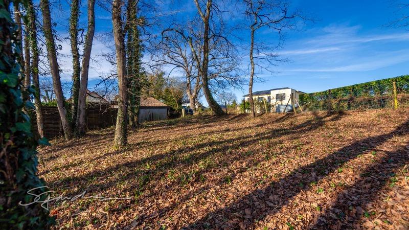 Terrain constructible - 920 m²