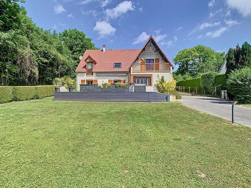 Maison - 180 m² - 7 pièces