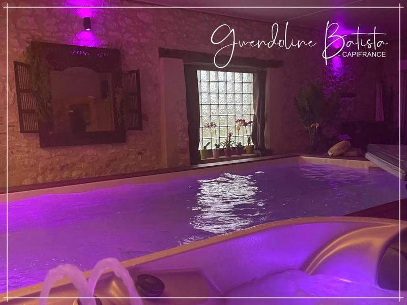 Maison - 300 m² - 6 pièces