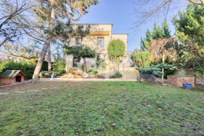 Maison - 160 m² - 5 pièces