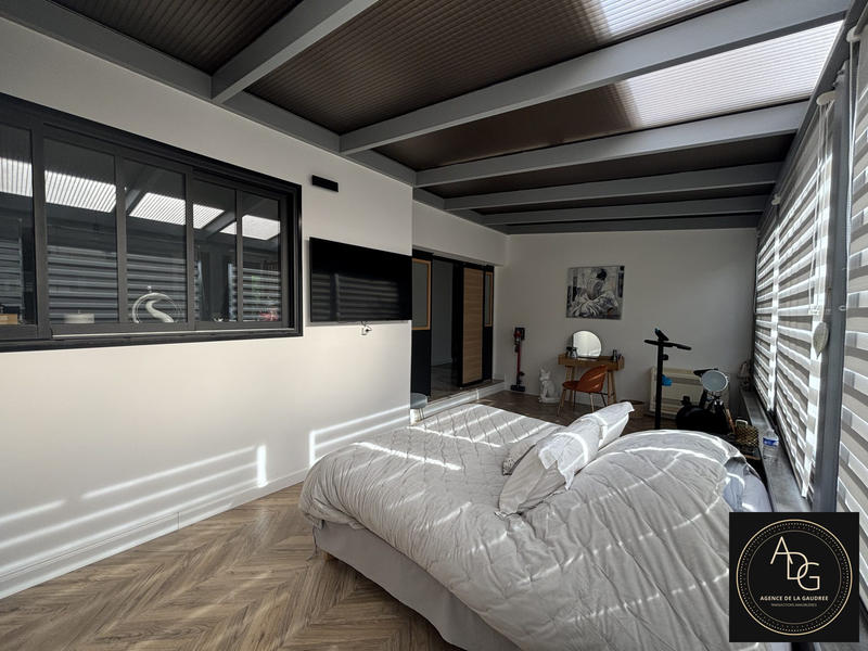 Maison - 210 m² - 6 pièces