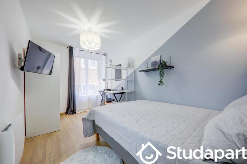 Chambre - 11 m² - 1 pièce