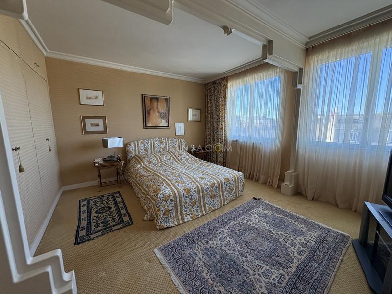 Appartement - 173 m² - 7 pièces