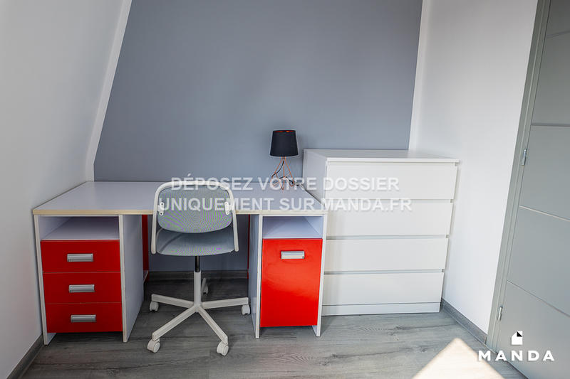 Chambre - 11 m² - 4 pièces