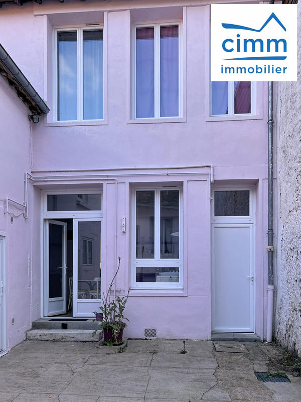 Maison traditionnelle - 159 m² - 4 pièces