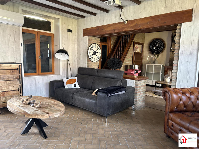 Maison - 250 m² - 9 pièces