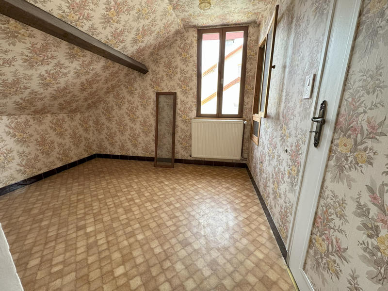 Maison - 99 m² - 5 pièces