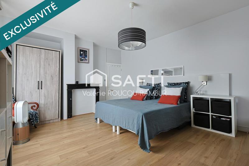 Maison - 250 m² - 6 pièces