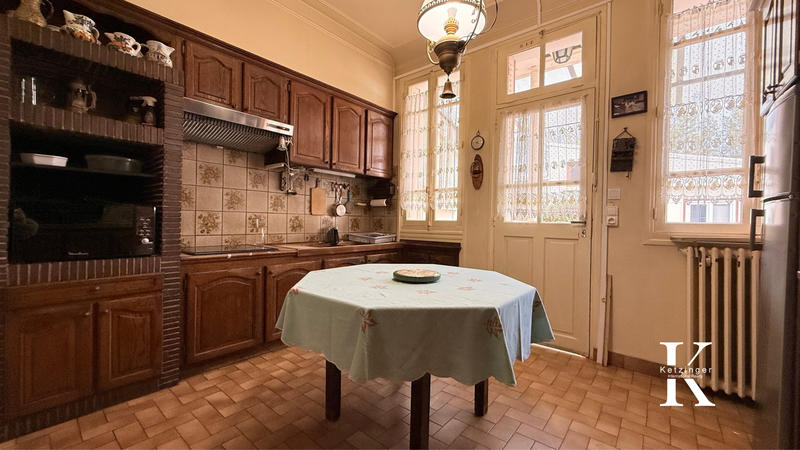 Maison ancienne - 243 m² - 8 pièces