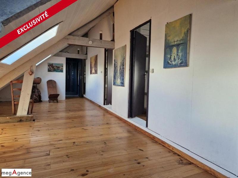 Maison - 225 m² - 10 pièces