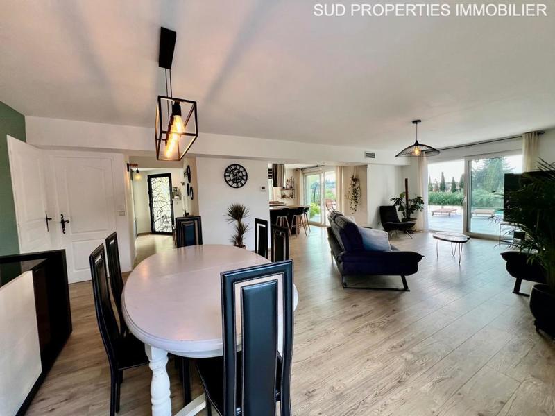 Propriété - 223 m² - 7 pièces