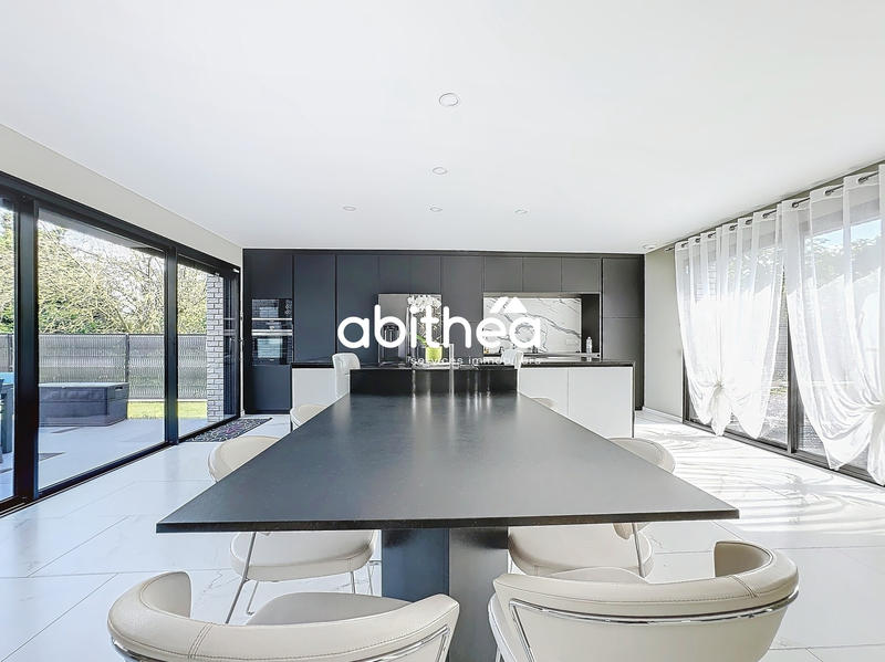 Maison - 166 m² - 6 pièces