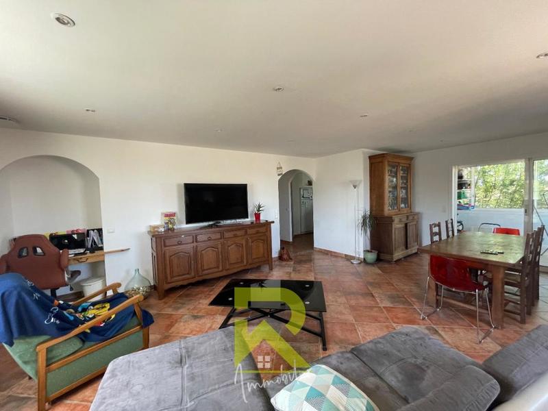 Propriété - 201 m² - 7 pièces