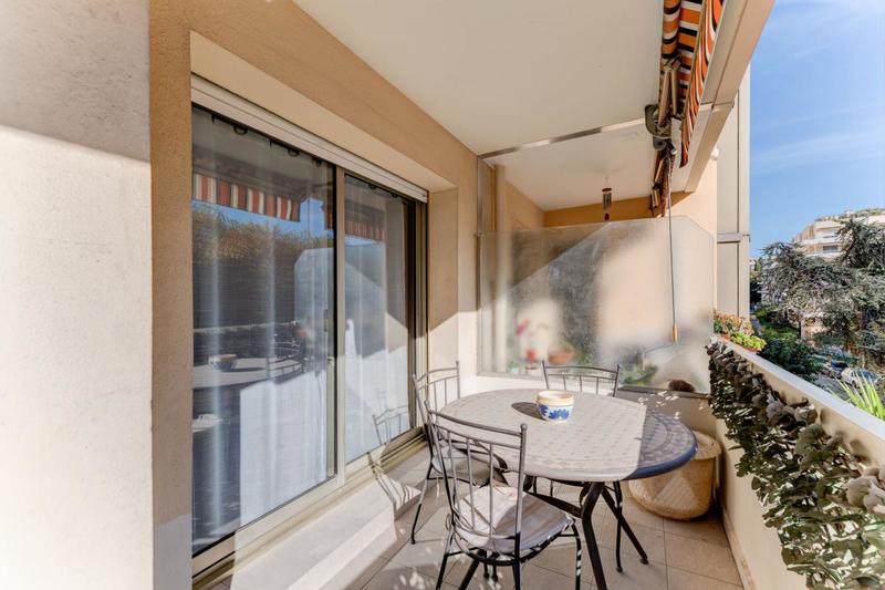 Appartement - 99 m² - 4 pièces