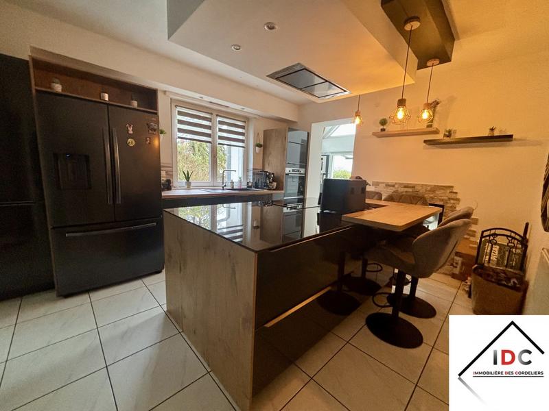 Maison - 166 m² - 6 pièces