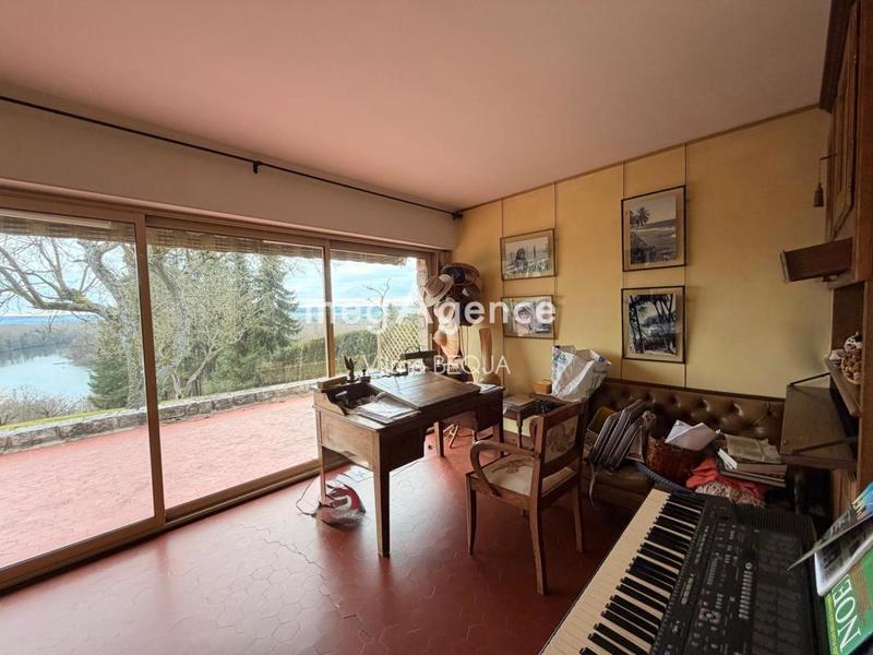 Maison - 142 m² - 7 pièces