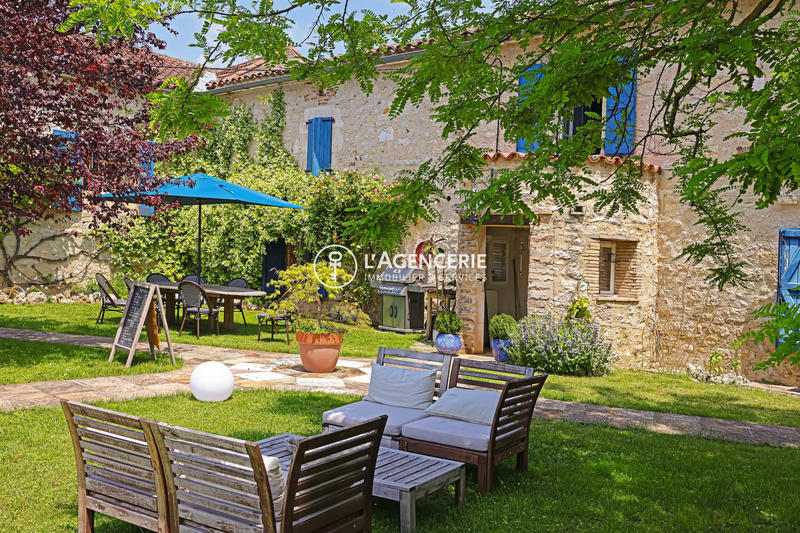 Maison ancienne - 569 m² - 15 pièces