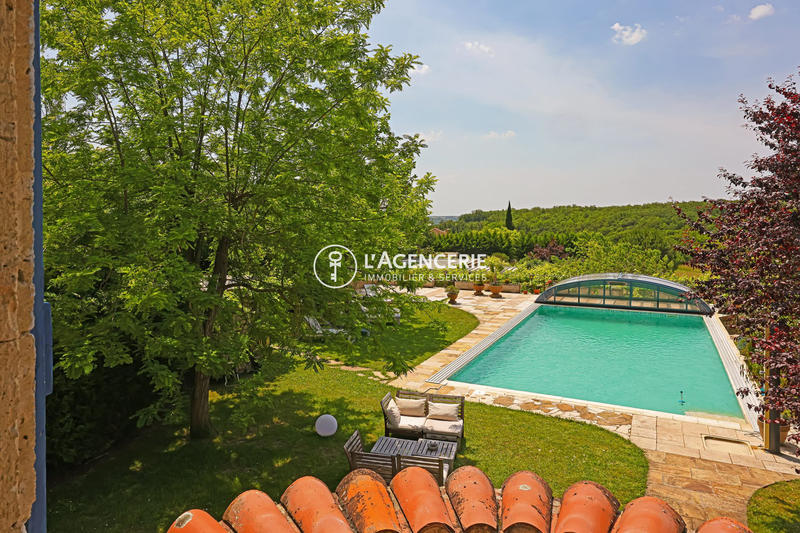 Maison ancienne - 569 m² - 15 pièces