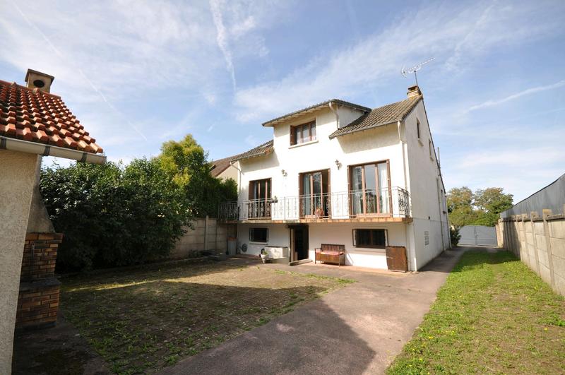 Maison - 184 m² - 8 pièces