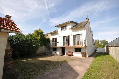 Maison - 184 m² - 8 pièces