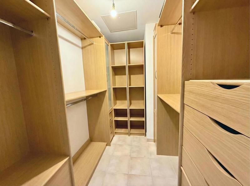 Villa - 219 m² - 7 pièces