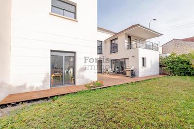 Maison d'architecte - 263 m² - 8 pièces