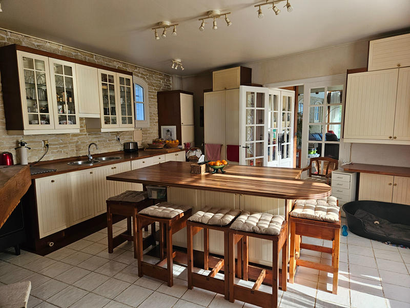Maison - 200 m² - 7 pièces