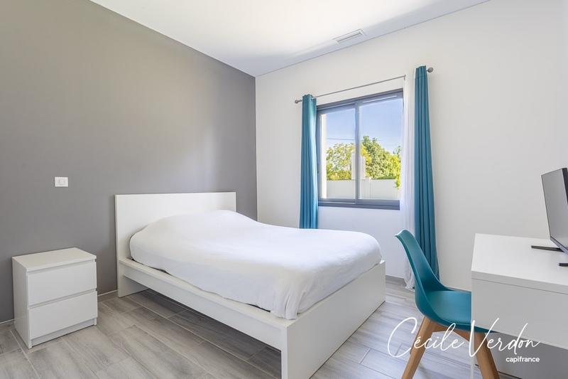 Maison - 281 m² - 9 pièces