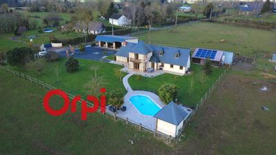 Maison - 163 m² - 7 pièces