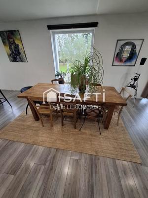 Maison - 210 m² - 8 pièces