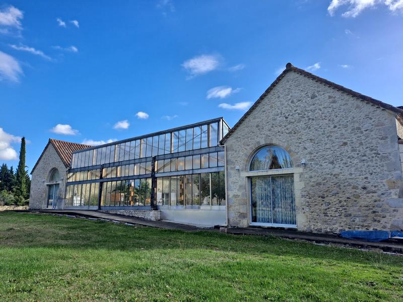 Maison - 406 m² - 9 pièces