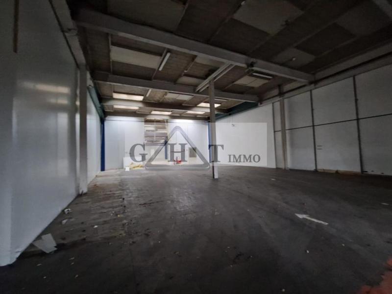 Entrepôt - 5 850 m²