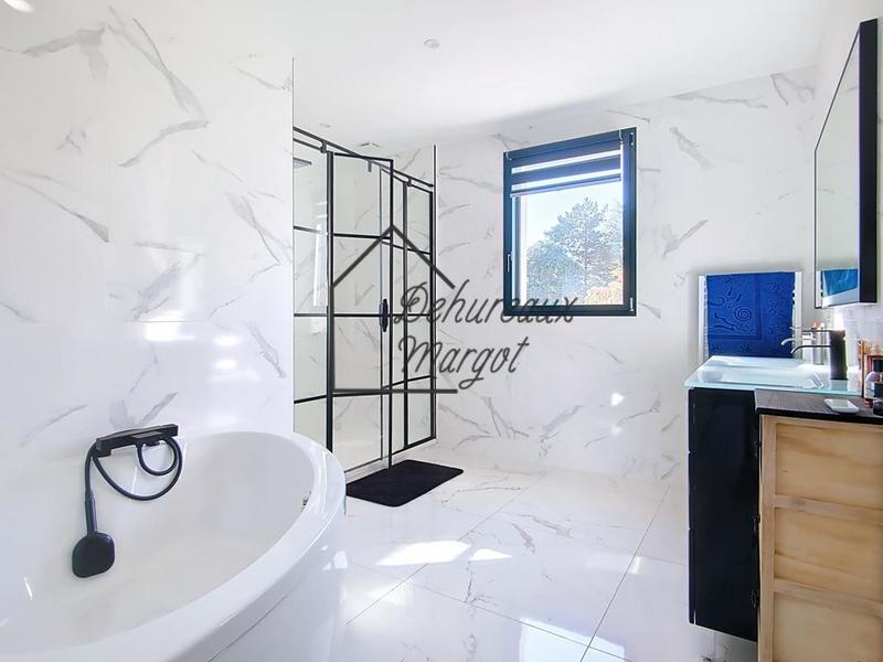 Maison - 192 m² - 7 pièces