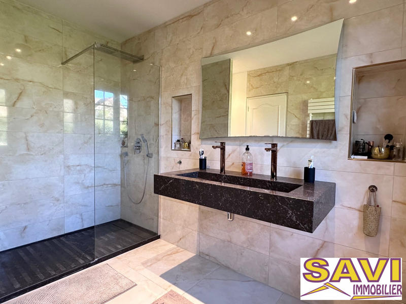 Maison ancienne - 270 m² - 11 pièces