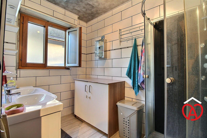 Maison ancienne - 243 m² - 9 pièces