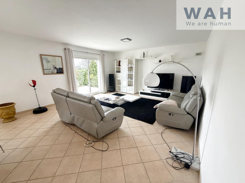 Maison - 203 m² - 6 pièces