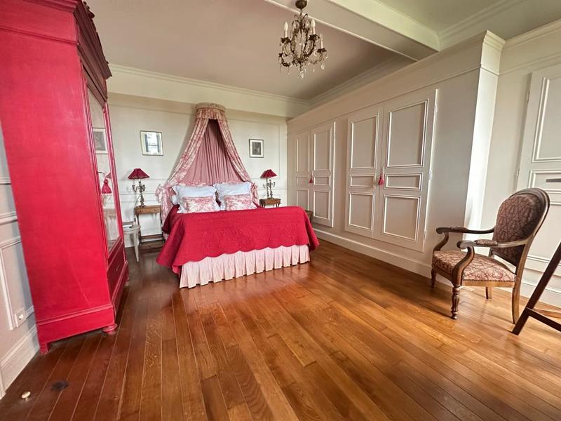 Maison - 200 m² - 7 pièces