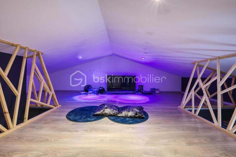 Propriété - 237 m² - 8 pièces