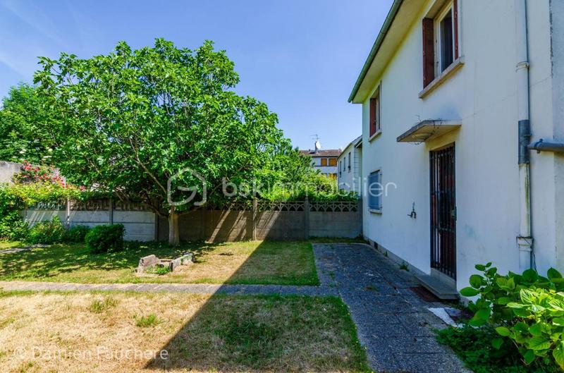 Maison - 104 m² - 5 pièces