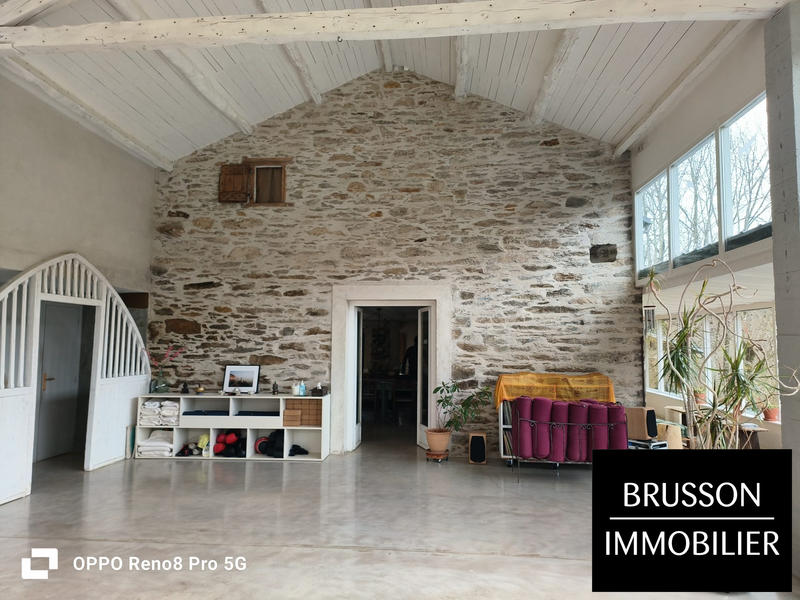 Maison - 440 m² - 8 pièces