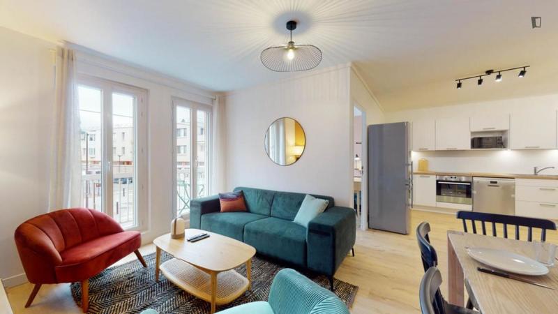 Chambre - 9 m² - 5 pièces