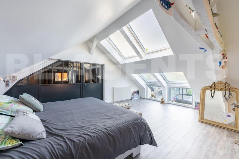 Corps de ferme - 270 m² - 9 pièces