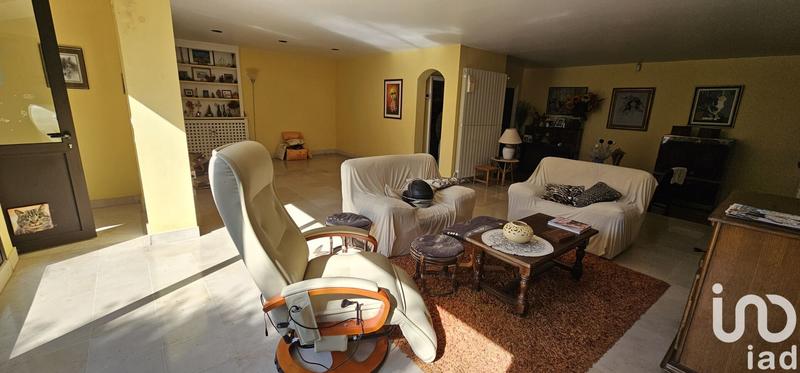 Maison - 275 m² - 10 pièces